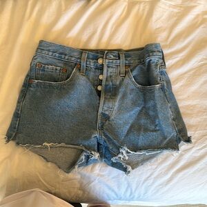 Previously loved Levi’s 501 distressed women’s jean cutoffs